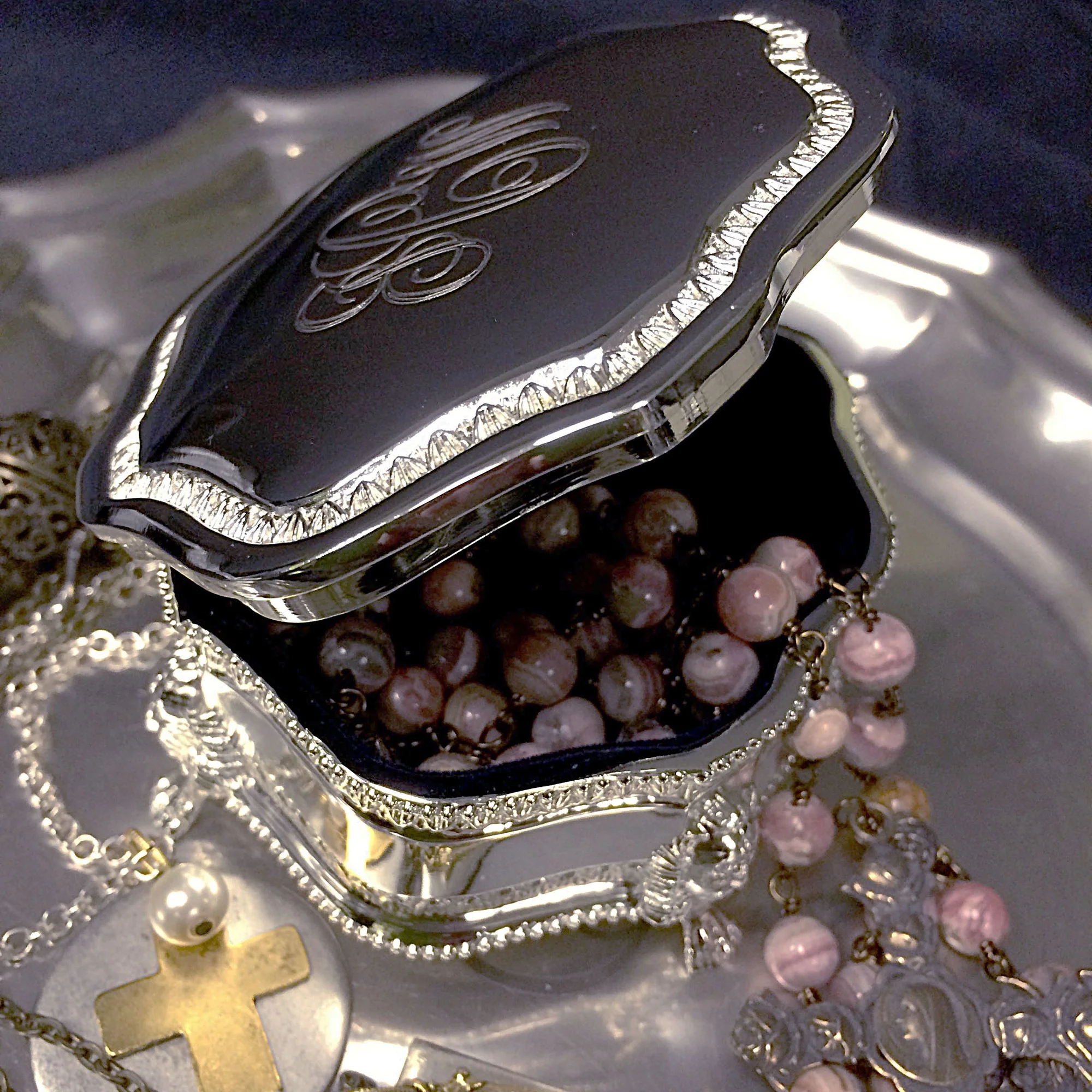 Personalized Victorian Rosary Box - Image 5
